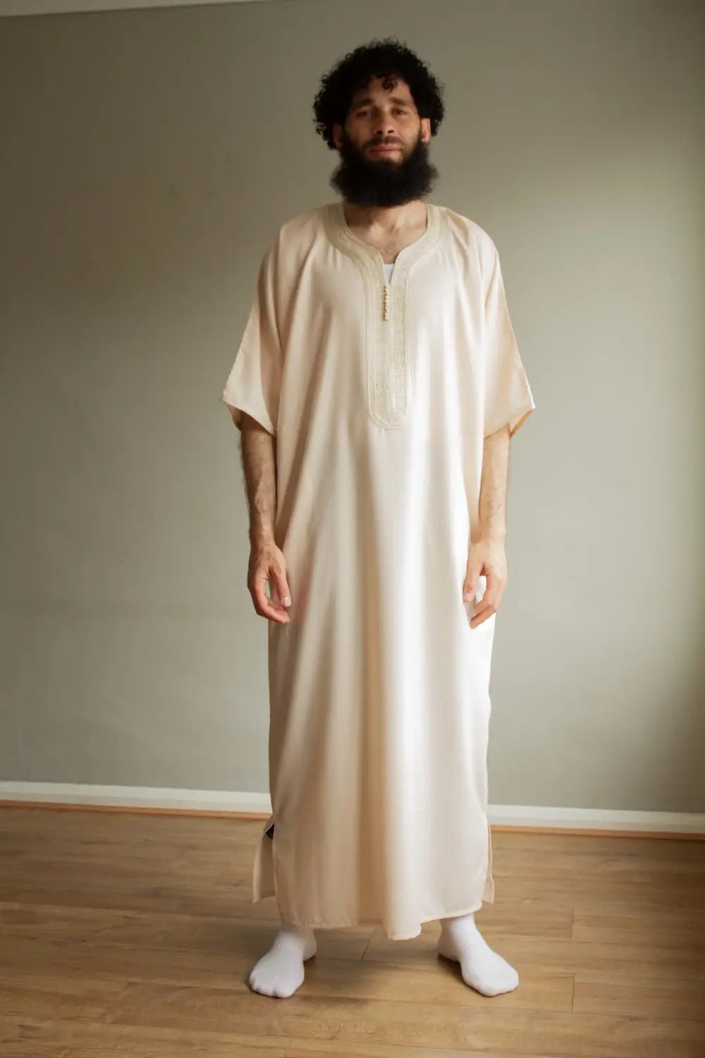 The Thobe: A Detailed Look at its Design and Craftsmanship - newarabia