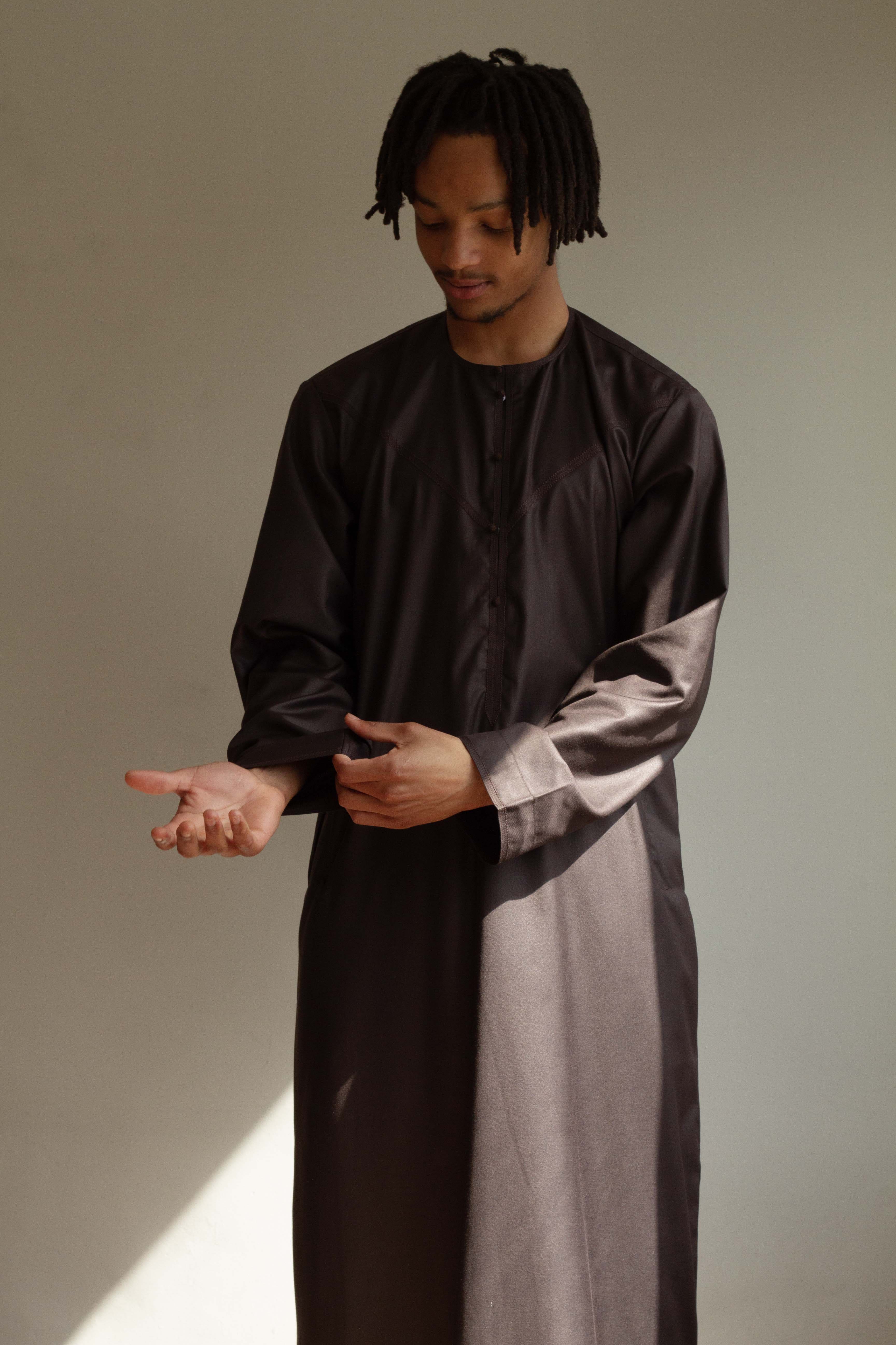 The Classic Emirati Thobes - Apparel & Accessories