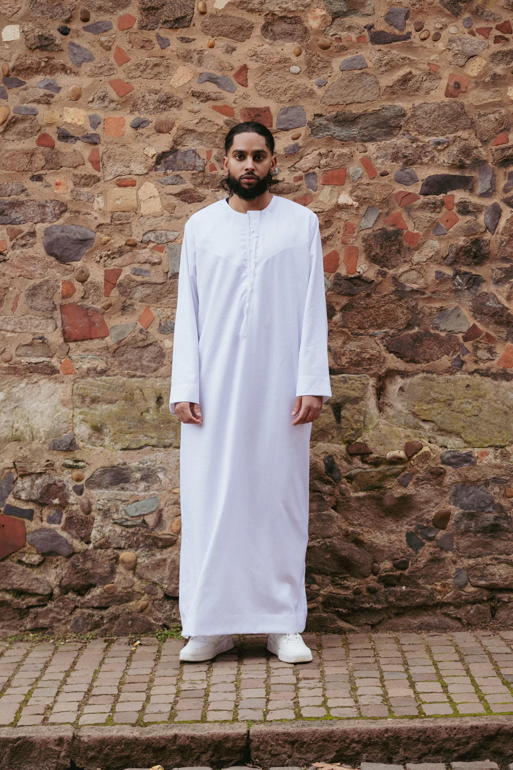 Thobe Identifications Grey Emirati Thobe Vs Brown Emirati Thobe