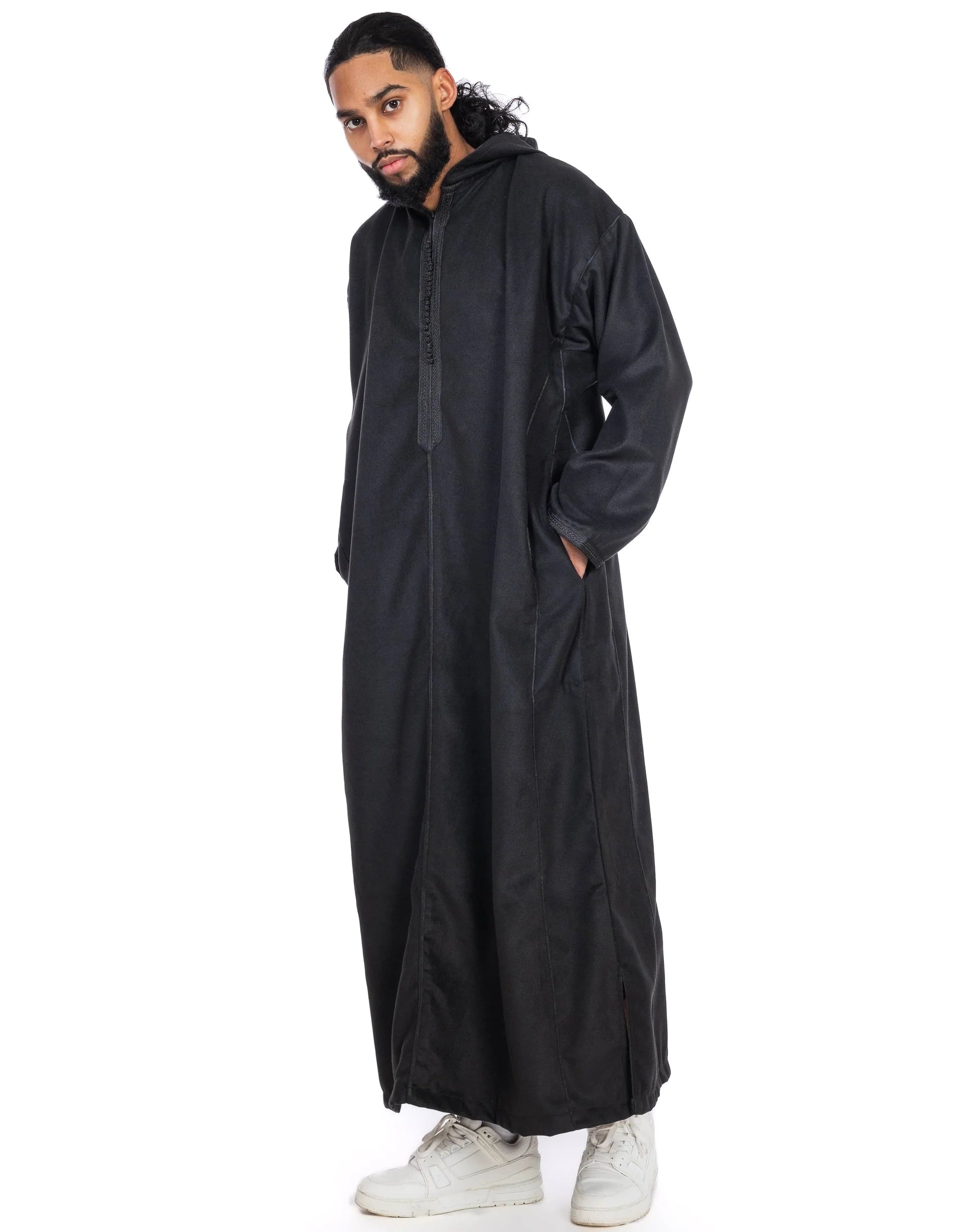 do men wear black thobes on eid