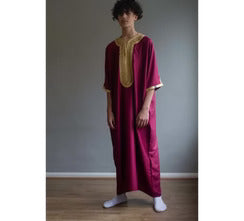 Do Moroccan thobes only have one pocket?