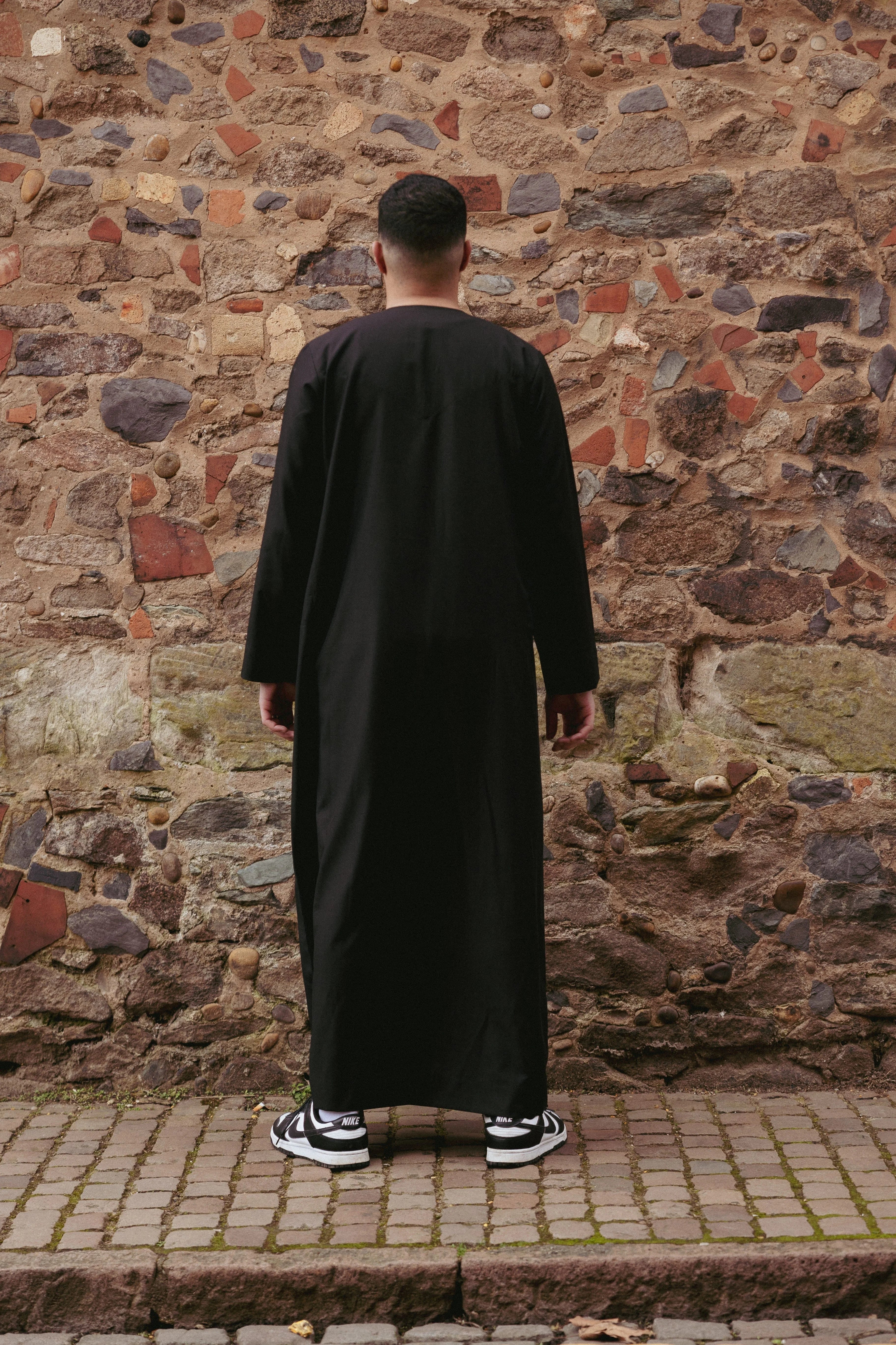 The Classic Emirati Thobes - Apparel &amp; Accessories